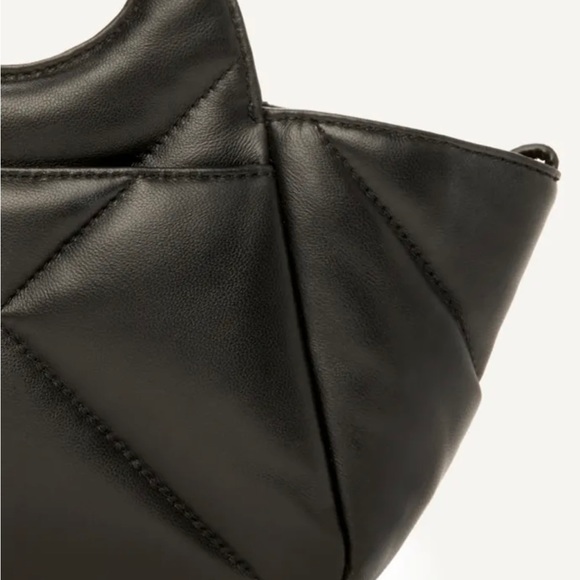 DKNY super soft leather quilted back - Picture 3 of 6